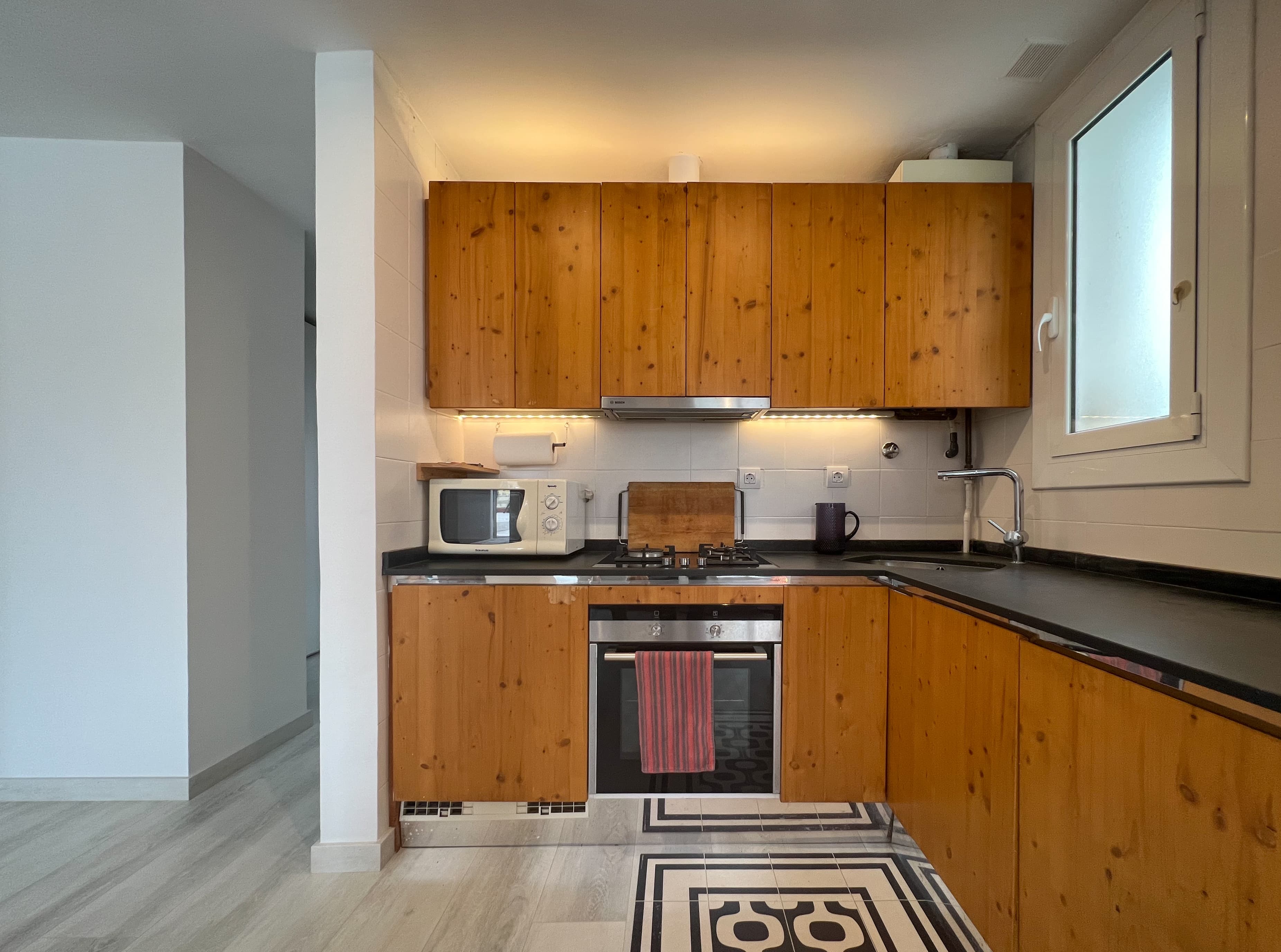 White Scape photo 12